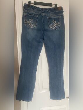 Wallflower Women's Blue Bootcut Jeans with  Back Pockets detailed stitching